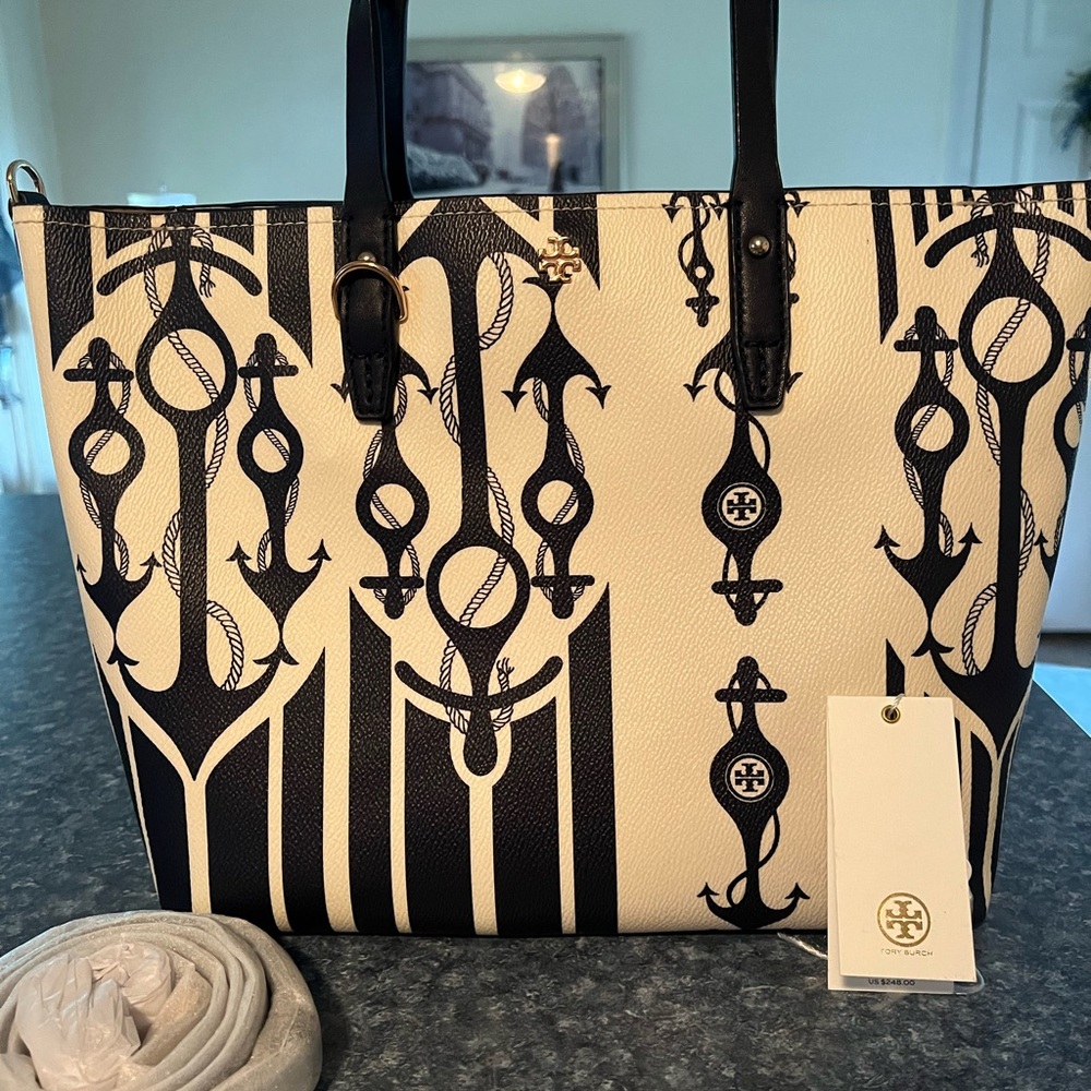 Tory Burch Kerrington Small Zip Tote